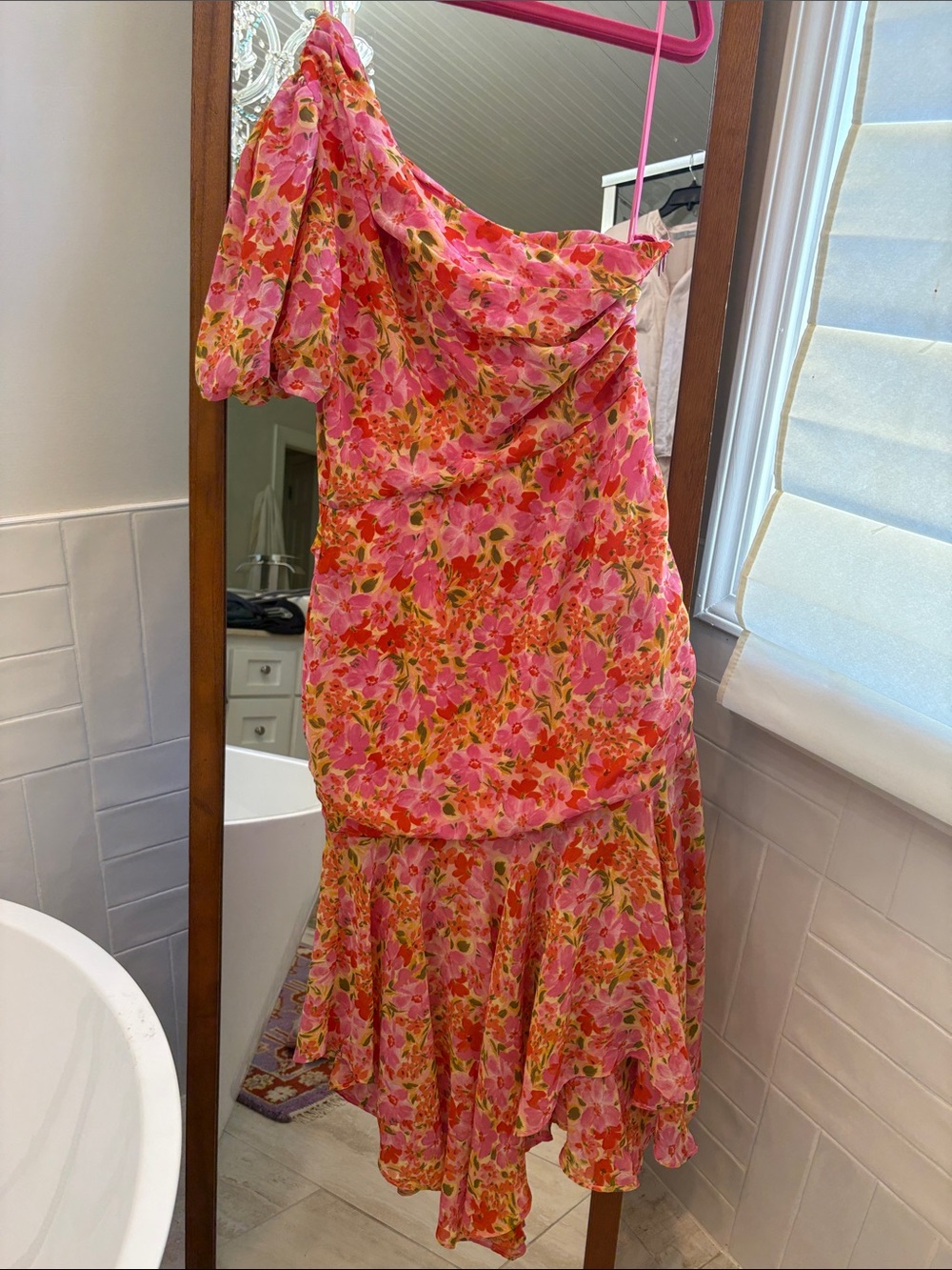 ASTR the label Santorini One-Shoulder Pink Floral Midi Dress size M like new - Picture 6 of 6